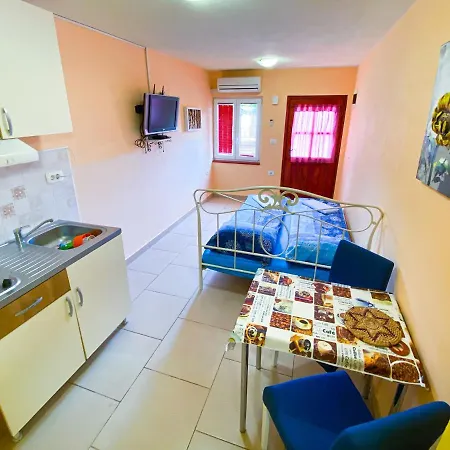 Synergy Deluxe Apartment Secovlje